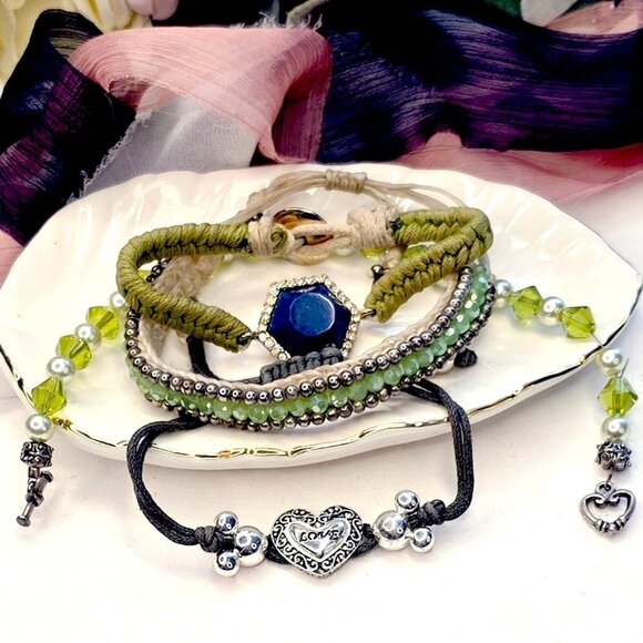 🔥$5/$25 Set of 4 Green Fabric Woven Sparkly Bracelets - Picture 1 of 10